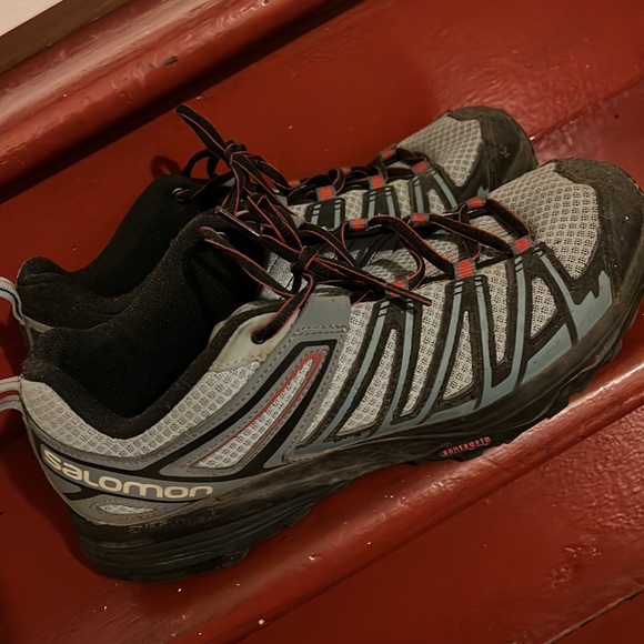 Salomon Hiking Shoes - Picture 2 of 5
